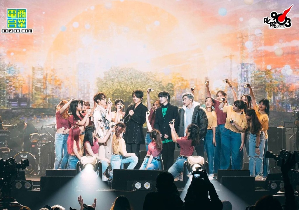 謝詠恩曾在903拉闊音樂會為林家謙、姜濤、Jer柳應廷及Tyson Yoshi伴舞。