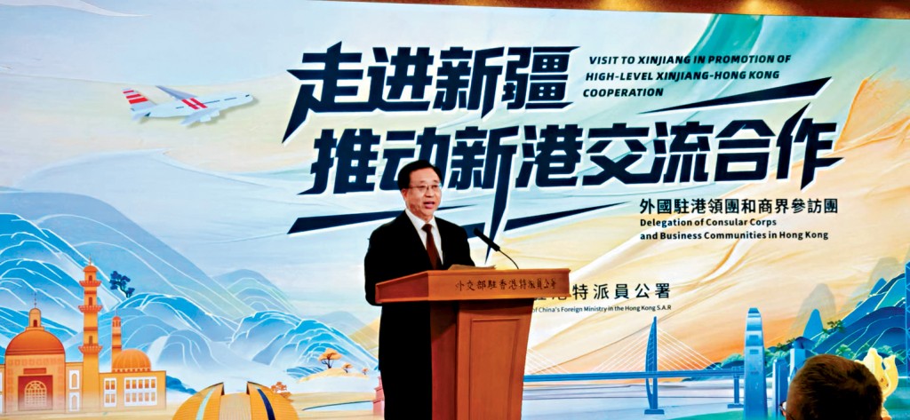 崔建春表示，期待通過此次參訪，助力新港兩地續寫合作新篇。