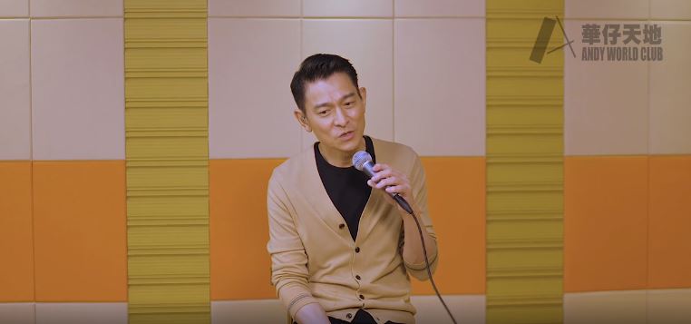 當然不少得唱歌。