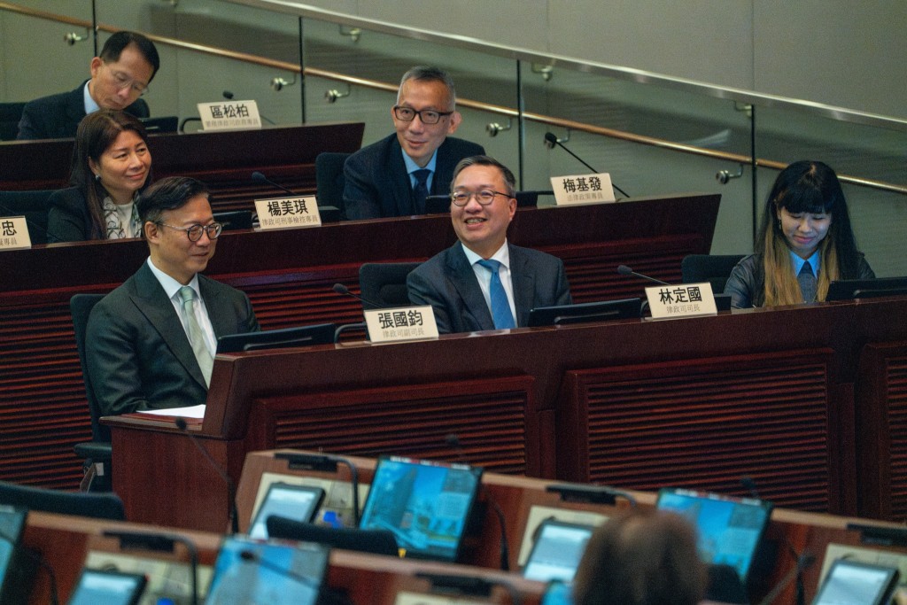 林定國向立法會委員會匯報國際調解院最新情況，包括特權及豁免權事宜。林定國fb