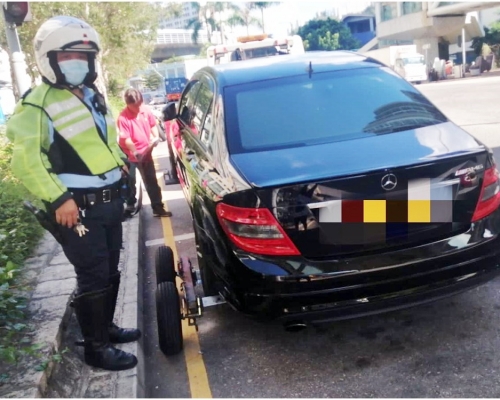 警方採取行動。