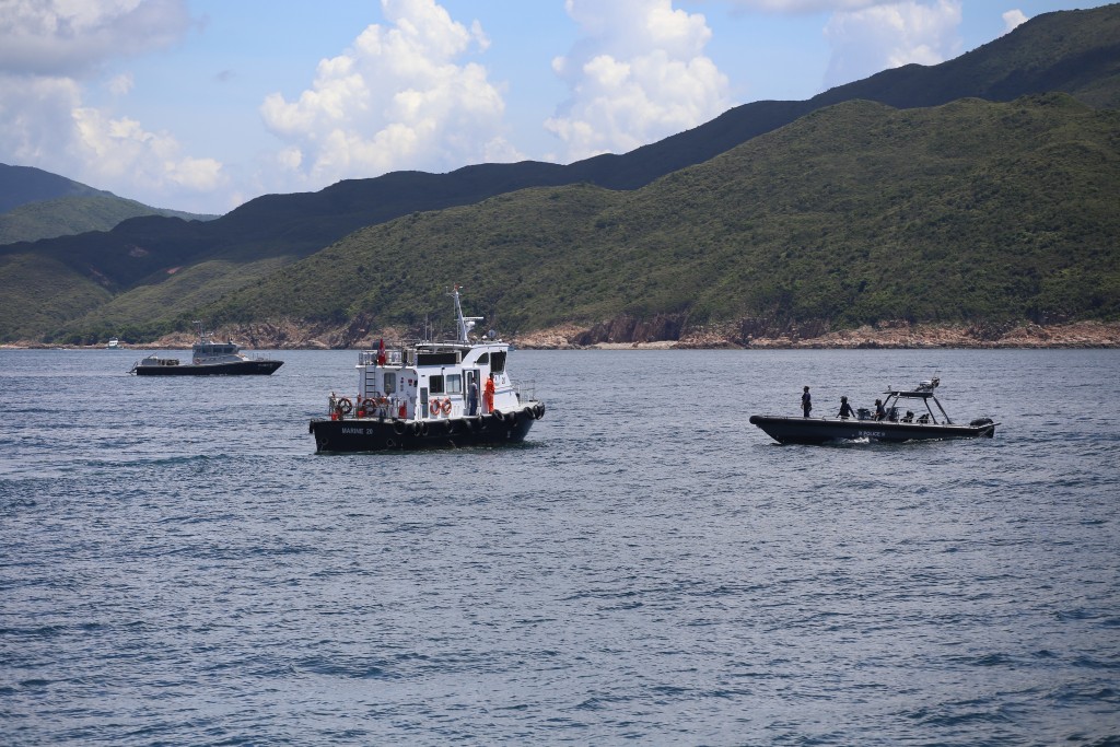 今晨糧船灣海域出現多艘政府部分船隻。