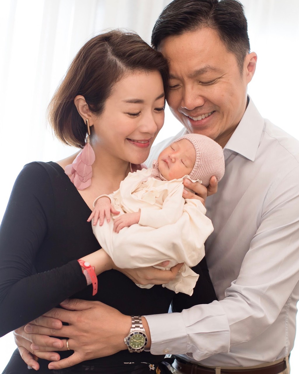 张新悦为老公诞下四个女儿。