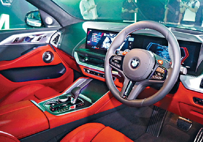 ■車廂以BMW Individual Merino名貴皮革包覆，氣派非凡。
