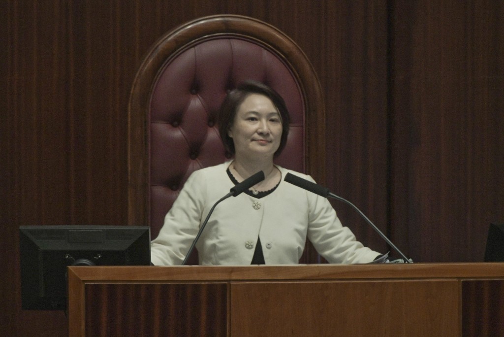 內會主席李慧琼今午(21日)將在立法會面見記者,料公布「告別議案」議程。資料圖片 內會主席李慧琼今午(21日)將在立法會面見記者,料公布「告別議案」議程。資料圖片