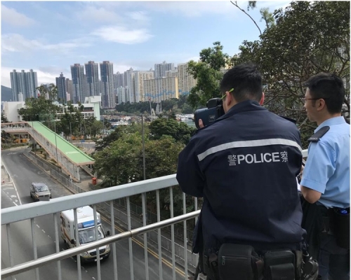 警方在港島區打擊超速駕駛行為。警方在港島區打擊超速駕駛行為。