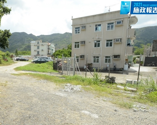 林鄭月娥指民政事務局局長將與鄉議局成立工作小組,研究釋放祖堂地發展。