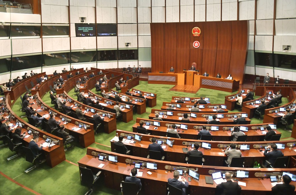 選委界立法會議員陳曼琪今天（30日）在立法會會議中提出議案，建議政府研究及檢討《淫褻及不雅物品管制條例》保護未成年人免受淫褻及不雅物品的不良影響。資料圖片