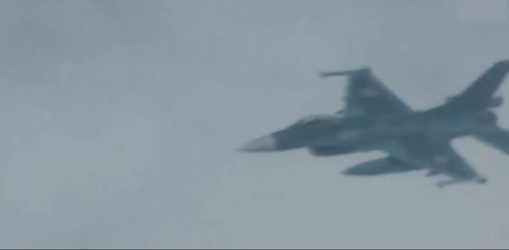 在俄国防部公布的视频可见，俄罗斯出动了多类型的战机。 俄国防部视频截图