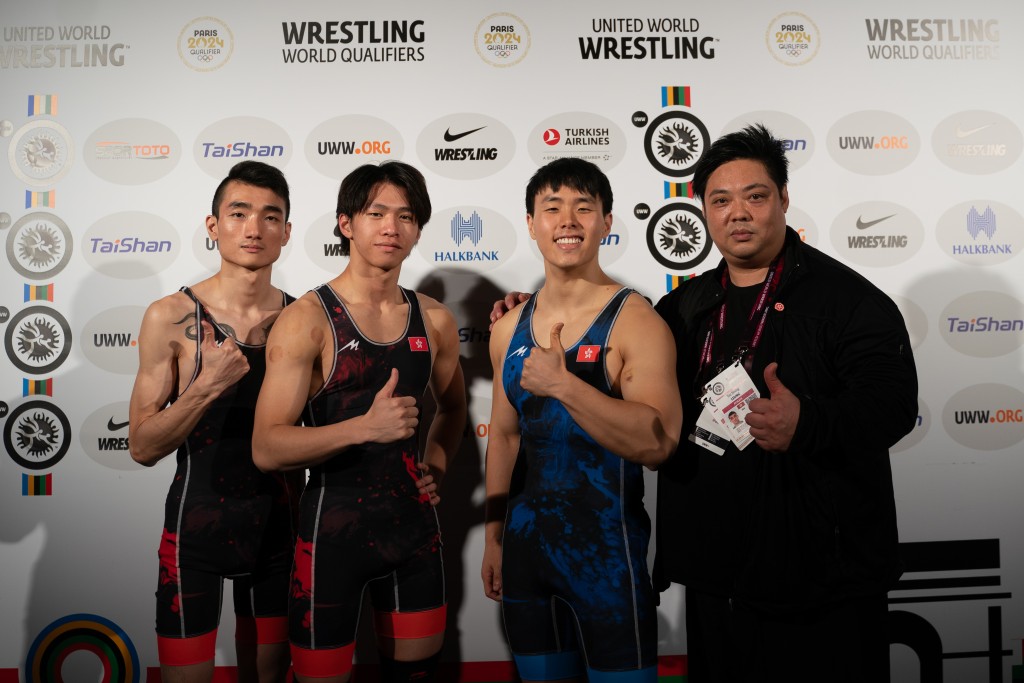 （左起）梁子诚、向籽羲、杨业倬和何仁杰总教练。 中国香港摔跤总会图片