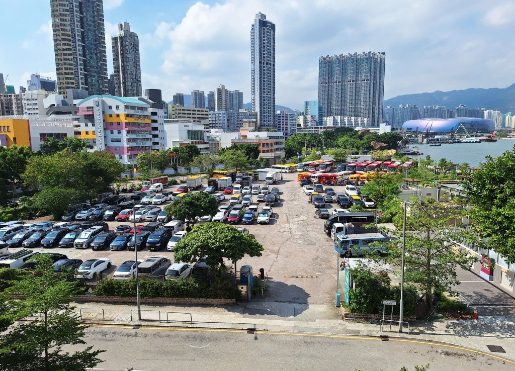 市建局紅磡庇利街/浙江街項目於今日起招收意向書,共提供1200伙。 市建局紅磡庇利街/浙江街項目於今日起招收意向書,共提供1200伙。