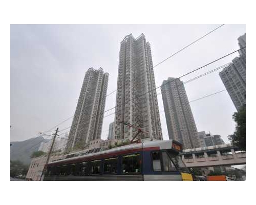 屯門海麗花園屬於輕鐵沿線物業,社區設施一應俱全。