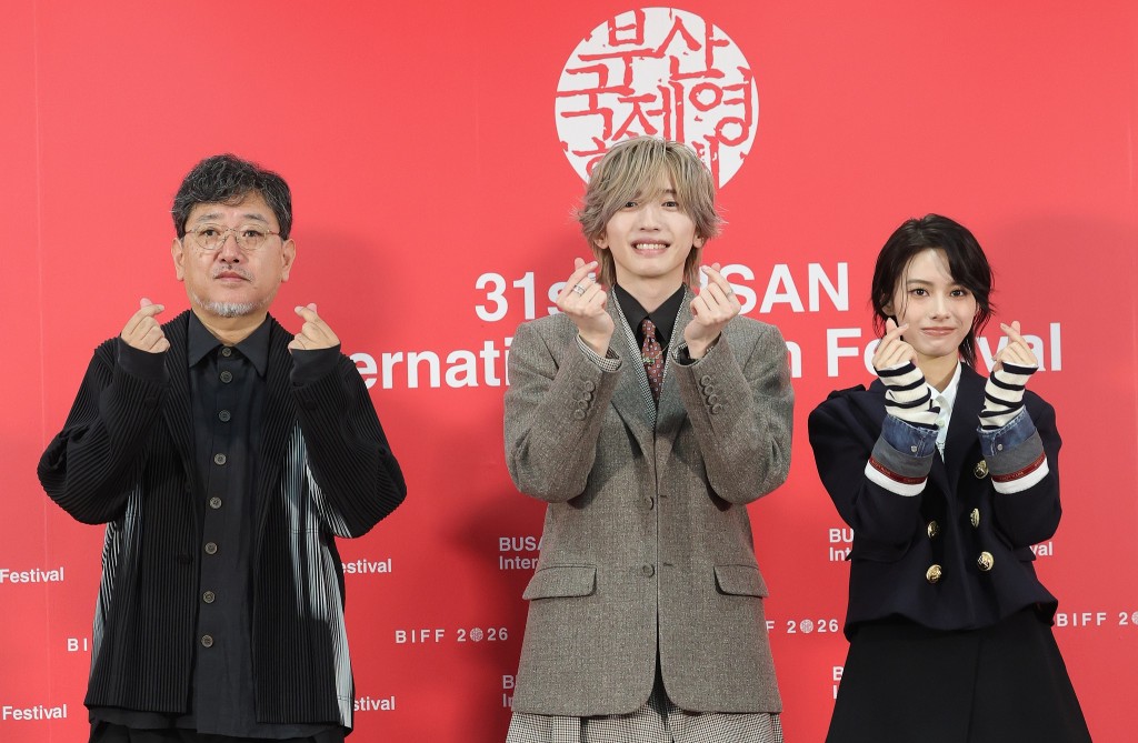 道枝駿佑和安齊星來今日亦在釜山出席《皎潔深宵之月》記者會。 道枝駿佑和安齊星來今日亦在釜山出席《皎潔深宵之月》記者會。
