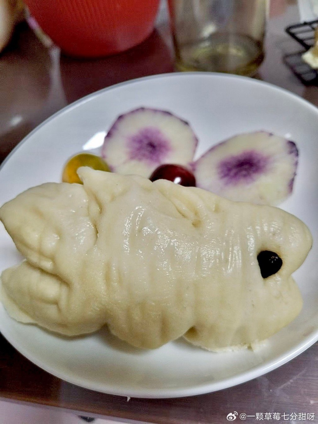 山東花餑餑造形千變，顏色艷麗，令網民讚嘆如藝術品。微博＠一顆草莓七分甜呀