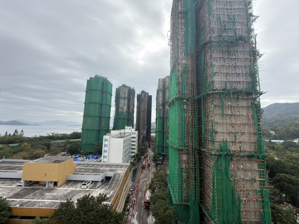 政府有信心可在區內覓地興建居屋。 政府有信心可在區內覓地興建居屋。