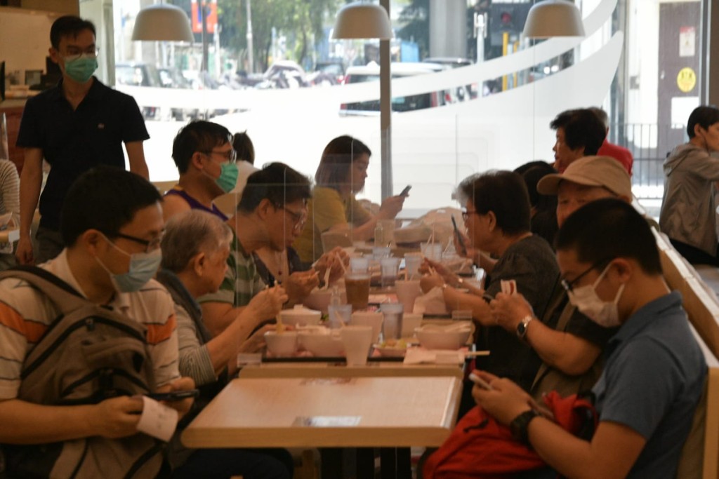 商場食店人流回升