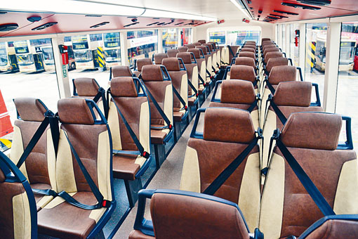 ■九巴目前有二百輛新巴士全車座位配置安全帶，年內另為約八百輛巴士上層座位加裝安全帶。