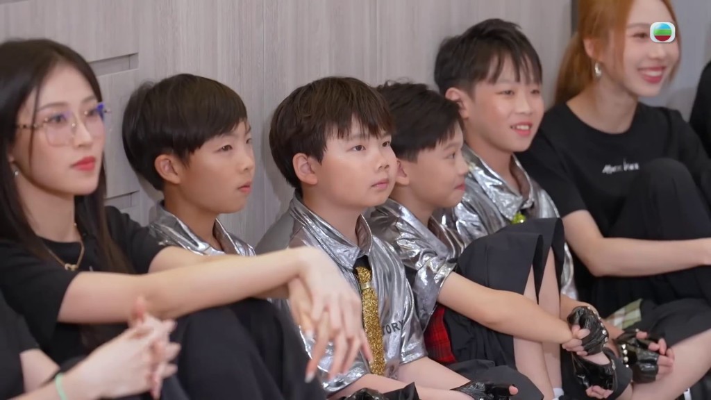 Mini Boys和《魔音女團》見面交流。