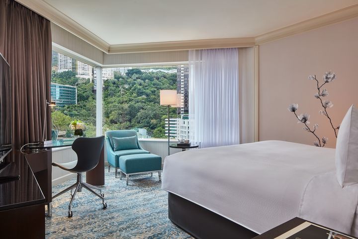 客人可入住香港JW萬豪酒店兩間相連客房。