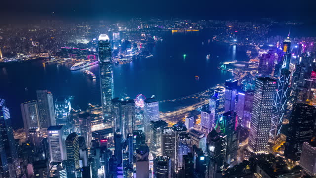 17.香港，2020年全球疫情大流行后，香港一度由连续9年位列榜首变成跌出20大，今年重返第17位。