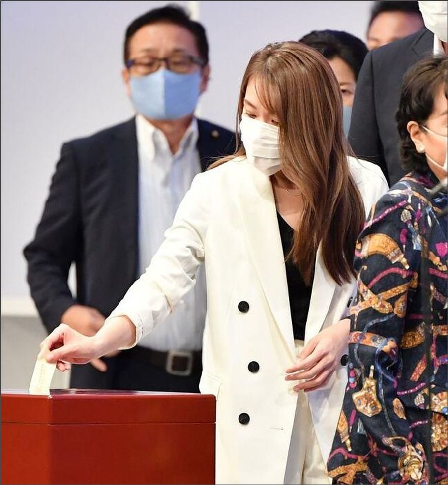 今井繪理子現身自民黨總裁選舉。