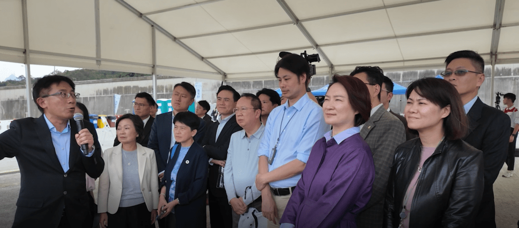 多名立法會議員今日到北都考察。立法會秘書處提供