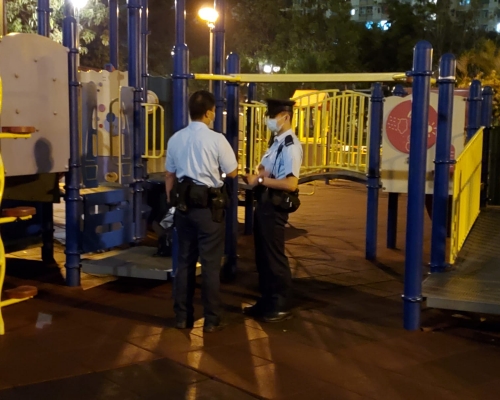 警員現場調查。