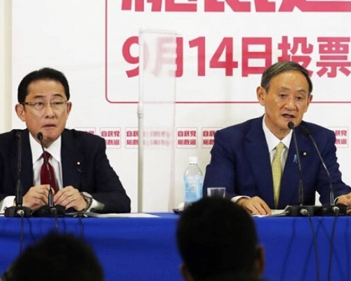 岸田文雄(左)2020年曾與菅義偉(右)競選自民黨總裁。資料圖片