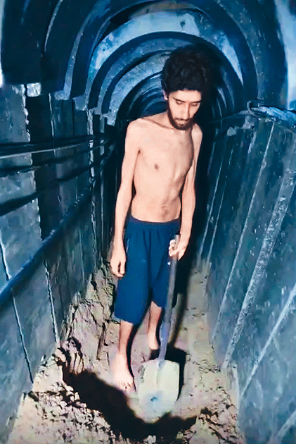 以人質骨瘦如柴 為自己挖掘墳墓