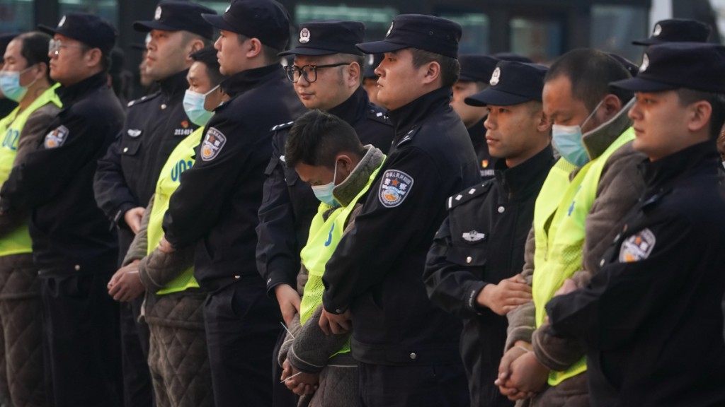 今年2月20日，緬甸妙瓦底地區200名中國籍詐騙疑犯，經泰國被公安機關押解回國。新華社