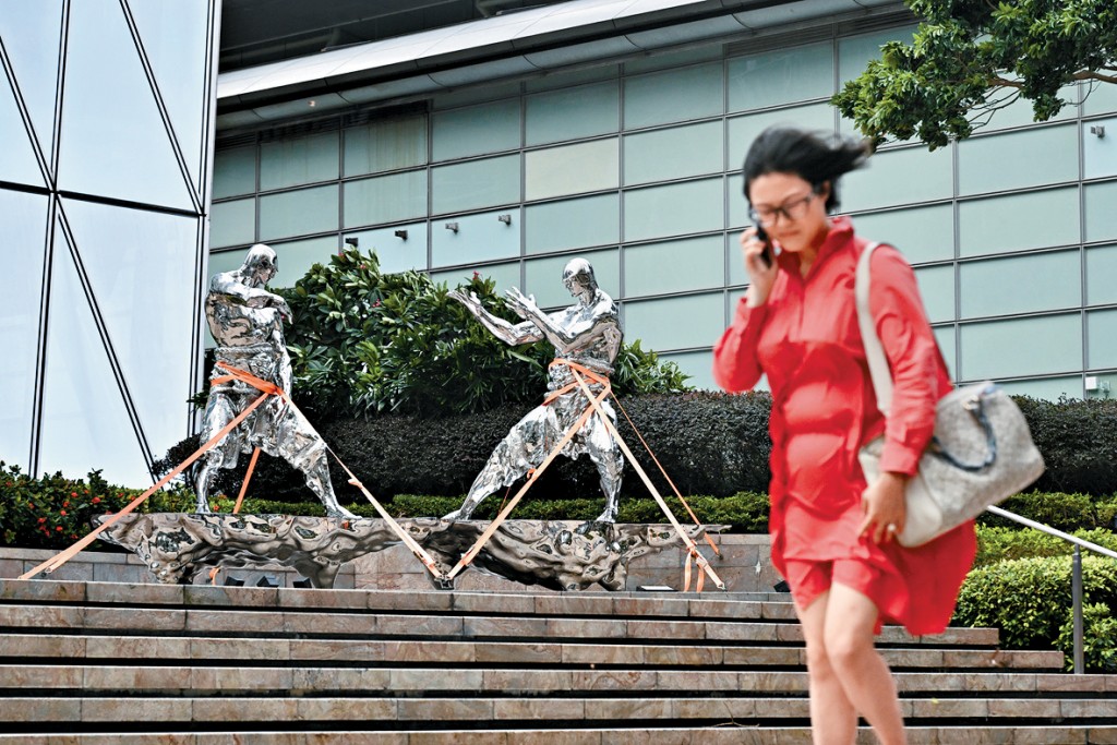 港股在過去逾一年間已成功啟動7次「惡劣天氣不停市」，更經歷過超強颱風「樺加沙」的極端考驗。