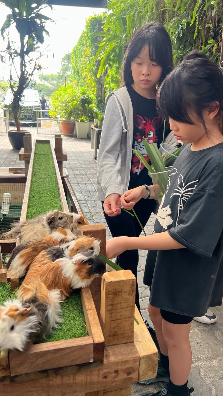 錢嘉樂向來對兩個女如珠如寶。