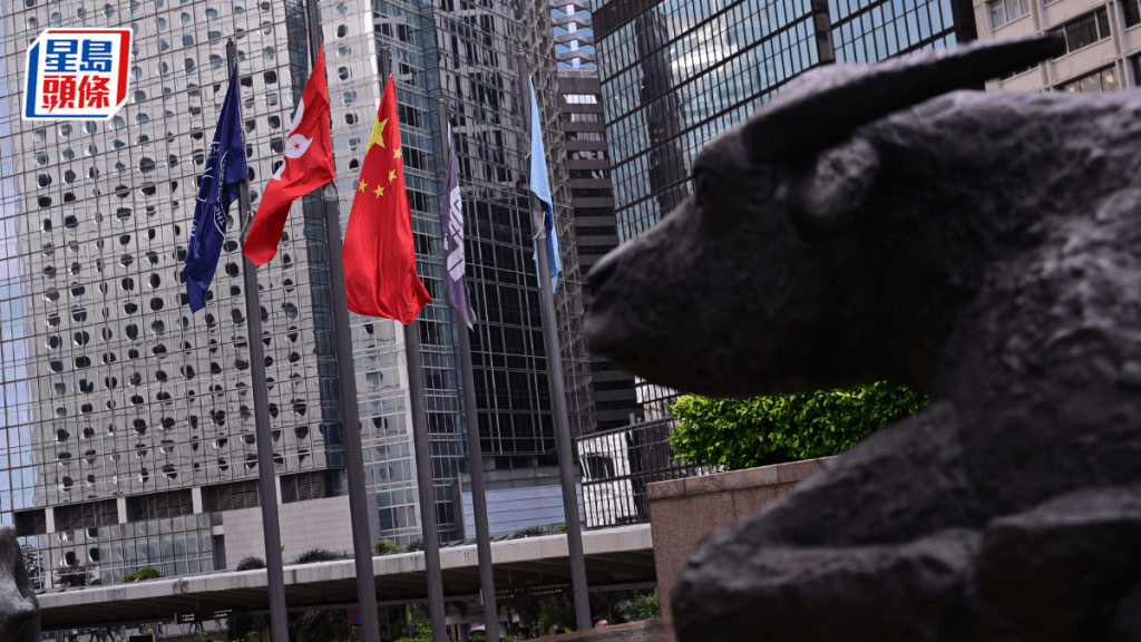 梁熙倡強制基金投資本地市場 許正宇:資金自由進出是香港優勢