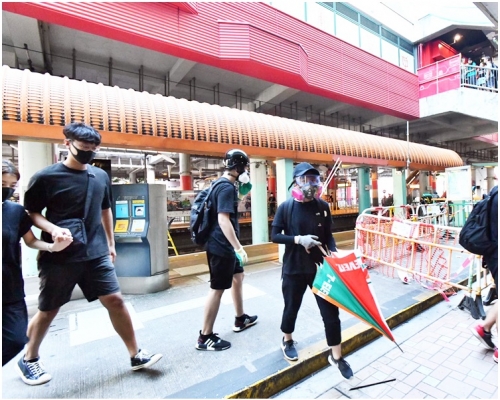 因應示威,港鐵昨日需暫停區內的輕鐵及港鐵巴士服務。