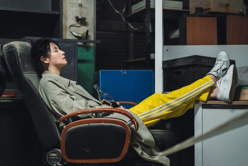 李英愛在《具景伊》中一改以往戲路。