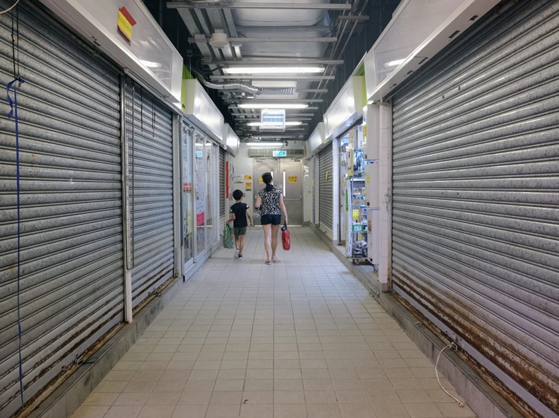商場和街市有多間商戶暫停營業。
