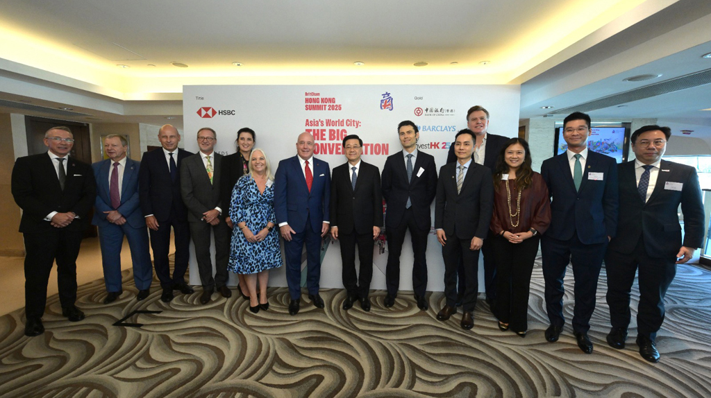 行政长官李家超亦有出席英国商会所举办的活动。