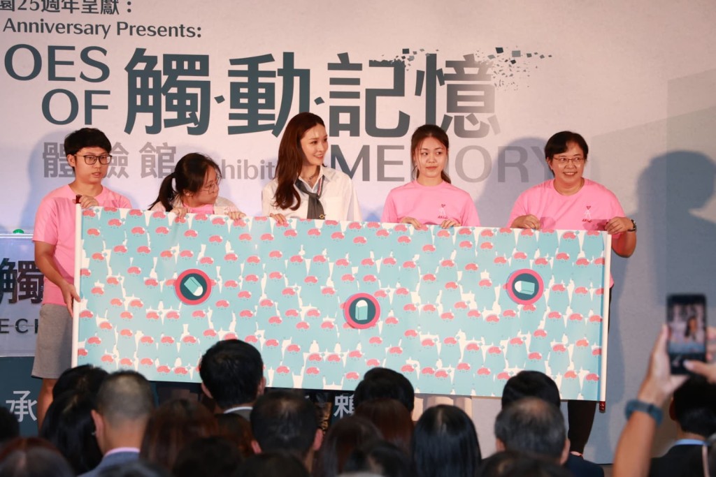 李佳芯早年以導演及監製之職拍攝短片,關注腦退化症。 李佳芯早年以導演及監製之職拍攝短片,關注腦退化症。