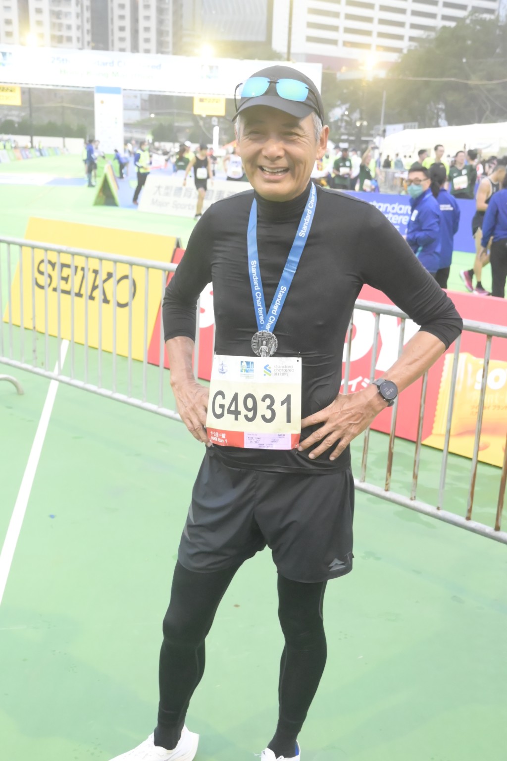 周润发一向爱跑步，去年更参加香港马拉松。