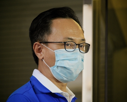 公務員事務局局長聶德權。