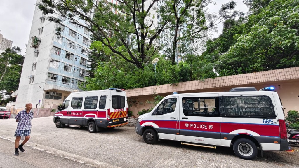 警方接報到場調查。黃文威攝 警方接報到場調查。黃文威攝