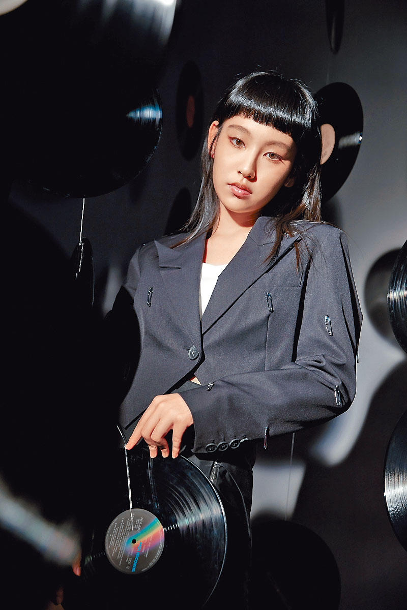 官方宣传照中的Gigi星味十足。