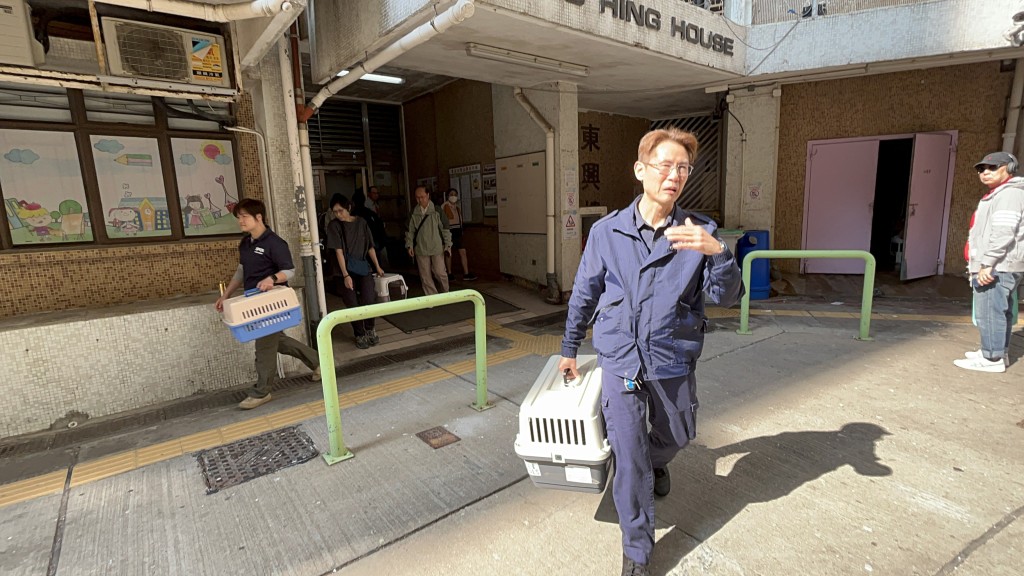 愛協人員一度到場。楊偉亨攝