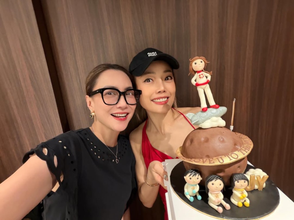 經理人Mani在IG分享為容祖兒慶祝的合照。