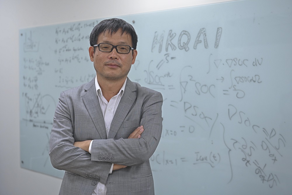 化學系教授陳冠華負責帶領的量子人工智能實驗室,亦獲InnoHK撥款約3億元,主要以人工智能、機器深度學習技術,結合量子化學研發新材料。李睿哲攝