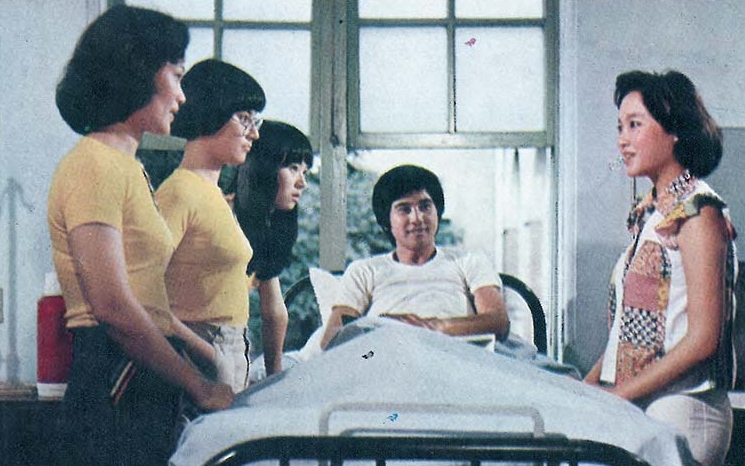 恬妞（右一）1978年以22歲之齡，憑住《蒂蒂日記》成金馬影后，當年在台灣紅透半邊天。