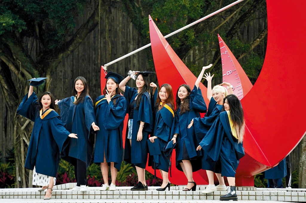 科大最新的本科毕业生就业调查显示，去年毕业生的平均月薪为27567元，按年上升3%。