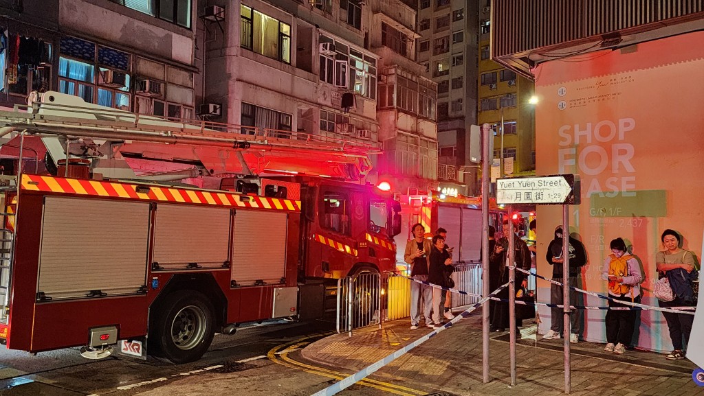 消防趕至現場進行救援。黎志偉攝 消防趕至現場進行救援。黎志偉攝