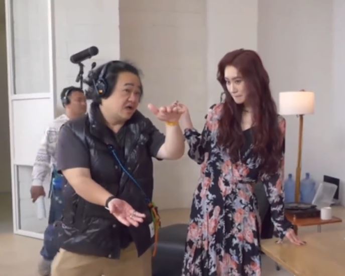 港人胡耀輝作品以低俗惹笑見稱。微博