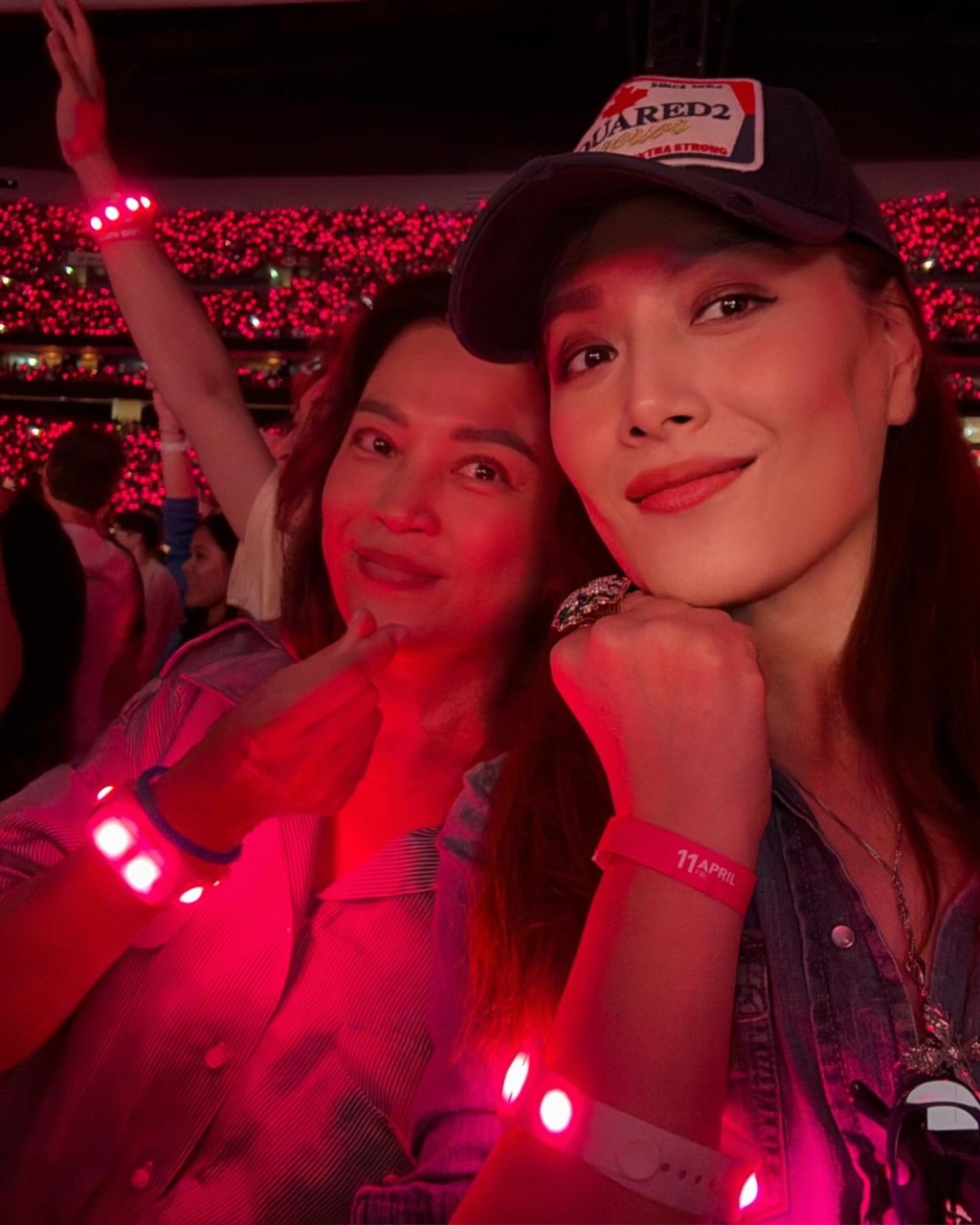 影帝任達華的老婆琦琦繼日前看完Coldplay「Music of the Spheres」香港首場演唱會後,12日再於IG上載照片。 影帝任達華的老婆琦琦繼日前看完Coldplay「Music of the Spheres」香港首場演唱會後,12日再於IG上載照片。